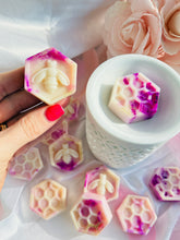 Load image into Gallery viewer, Lavender & Marshmallow 'Beehives'