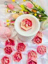 Load image into Gallery viewer, Raspberry & Sandalwood 'Beehives'