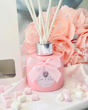 Load image into Gallery viewer, Lion & Rose Signature Reed Diffuser