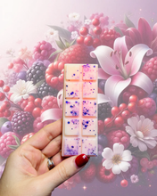 Load image into Gallery viewer, Sweet Berries & White Lilies Snapbar