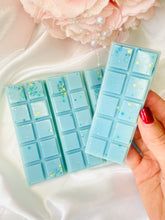 Load image into Gallery viewer, Fresh Linen Snapbar