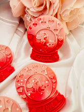 Load image into Gallery viewer, Peach Couture 'Cupid Globe'