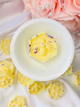 Load image into Gallery viewer, Lemon & Lavender 'Beehives'