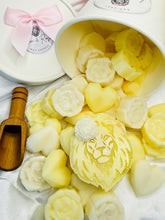 Load image into Gallery viewer, Lion &amp; Rose Pretty Pots (Lemon Sherbet)

