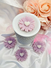 Load image into Gallery viewer, Lavender &amp; Chamomile 'Sunflower'
