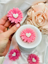 Load image into Gallery viewer, Strawberries &amp; Cream 'Sunflower'
