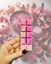 Load image into Gallery viewer, Ruby Pomegranate &amp; Blonde Woods Snapbar
