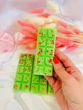 Load image into Gallery viewer, Watermelon Slice &amp; Kiwi Snapbar
