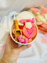 Load image into Gallery viewer, Lion &amp; Rose Pretty Pots (Rhubarb &amp; Rose)
