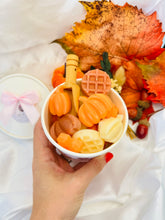 Load image into Gallery viewer, Spiced Vanilla Pumpkin &#39;Pretty Pots&#39;

