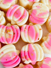 Load image into Gallery viewer, Krispy Marshmallow Treats &#39;Pumpkins&#39;
