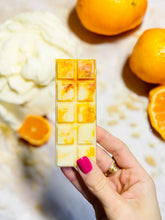 Load image into Gallery viewer, Orange Vanilla Swirl Snapbar
