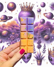 Load image into Gallery viewer, Foreign Royalty Snapbar (alien blend)
