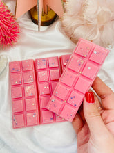 Load image into Gallery viewer, Snowflake Cookie &amp; Frozen Blooms Snapbar
