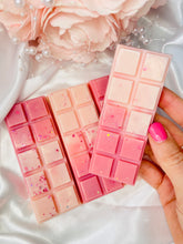 Load image into Gallery viewer, Ruby Pomegranate &amp; Blonde Woods Snapbar
